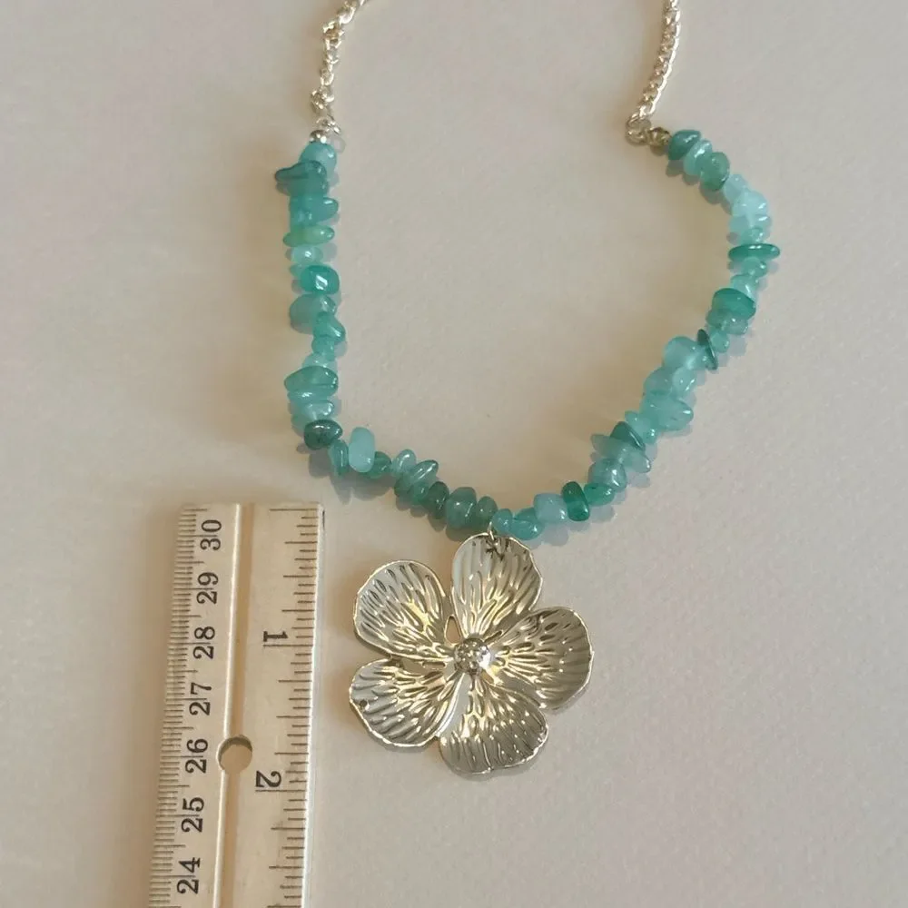 Gold Flower Pendant Necklace with Green Beads S854